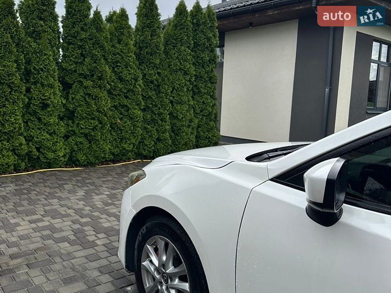 Седан Mazda 3 2016 в Днепре