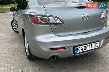 Седан Mazda 3 2013 в Киеве