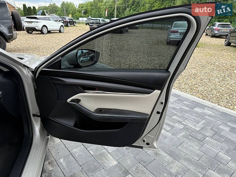 Седан Mazda 3 2024 в Коломые