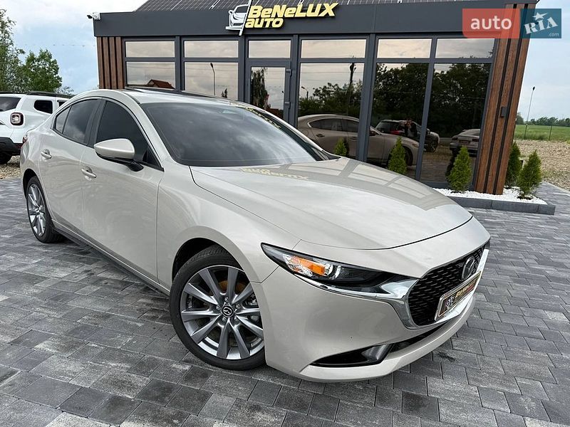 Седан Mazda 3 2024 в Коломые