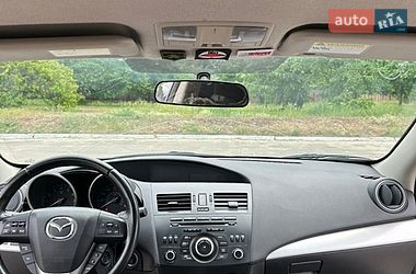 Седан Mazda 3 2013 в Киеве