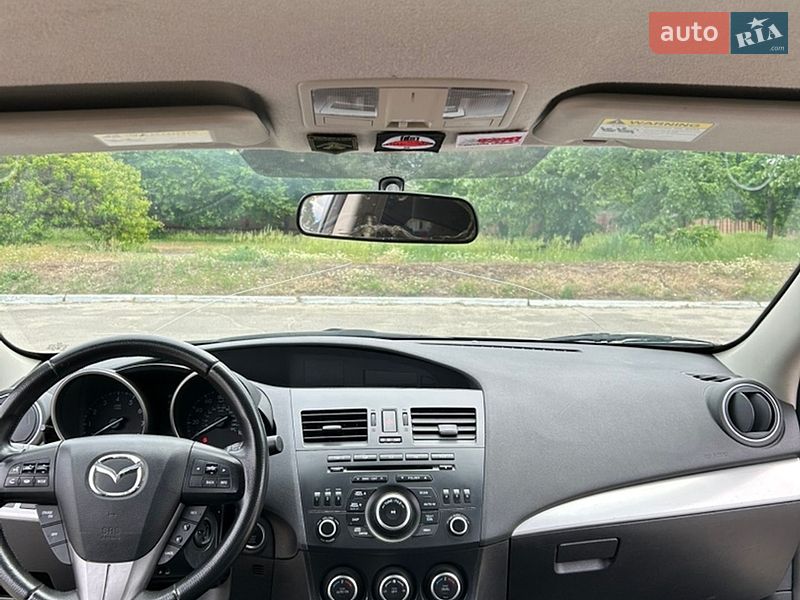 Седан Mazda 3 2013 в Киеве