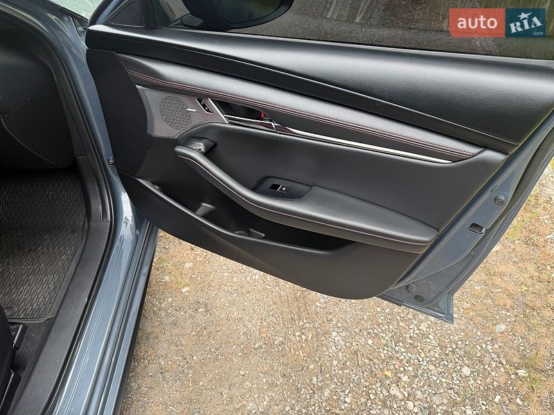 Хэтчбек Mazda 3 2022 в Днепре