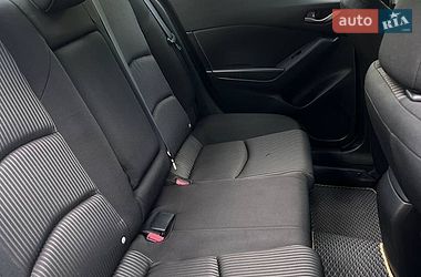 Седан Mazda 3 2014 в Вишневом