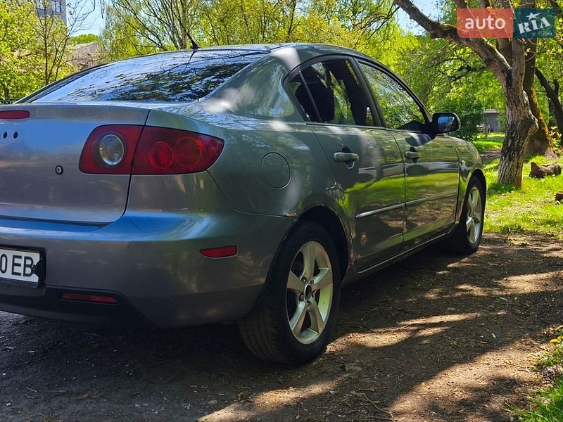 Седан Mazda 3 2004 в Чернівцях