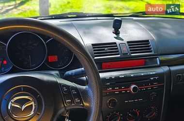 Седан Mazda 3 2004 в Чернівцях