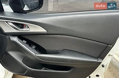Седан Mazda 3 2017 в Полтаве