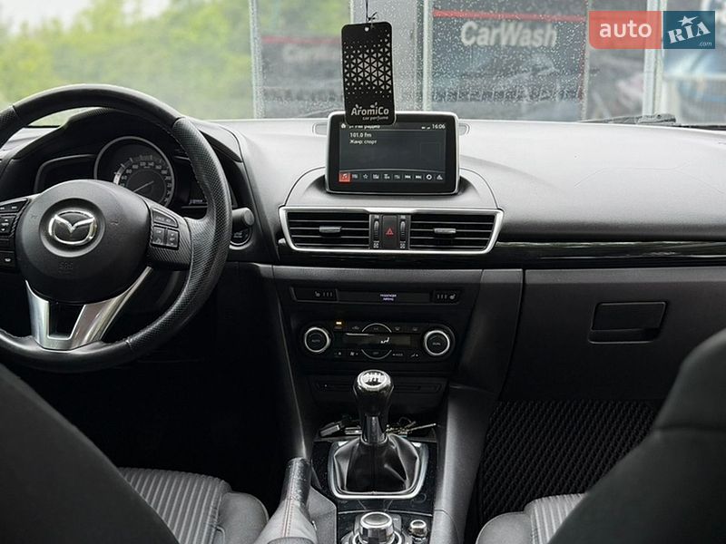 Седан Mazda 3 2014 в Стрые