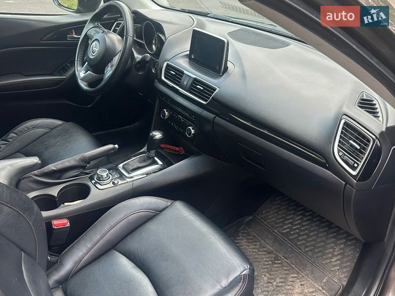Седан Mazda 3 2014 в Ивано-Франковске