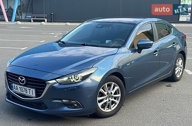 Седан Mazda 3 2017 в Киеве