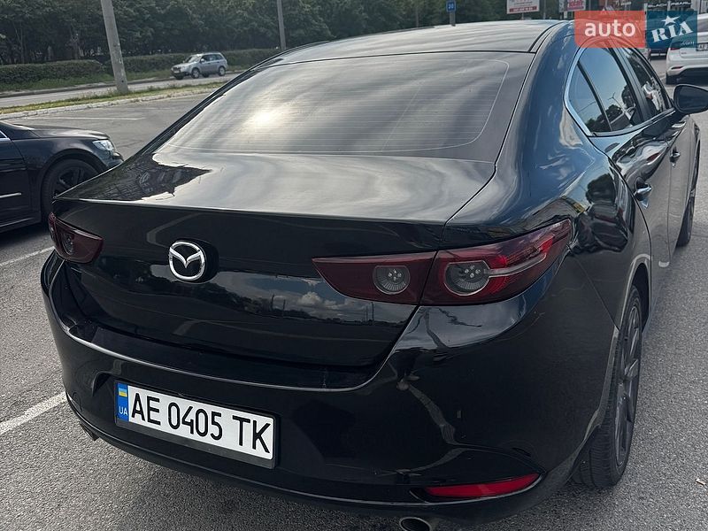 Седан Mazda 3 2018 в Днепре
