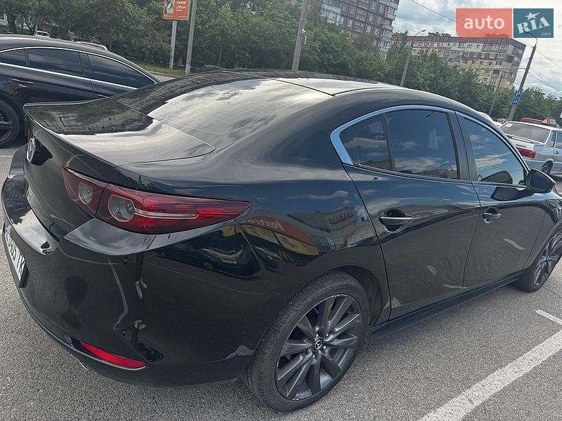 Седан Mazda 3 2018 в Днепре