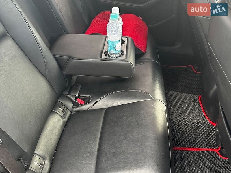 Седан Mazda 3 2018 в Днепре