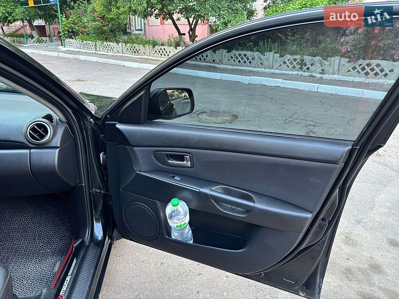 Седан Mazda 3 2005 в Херсоні