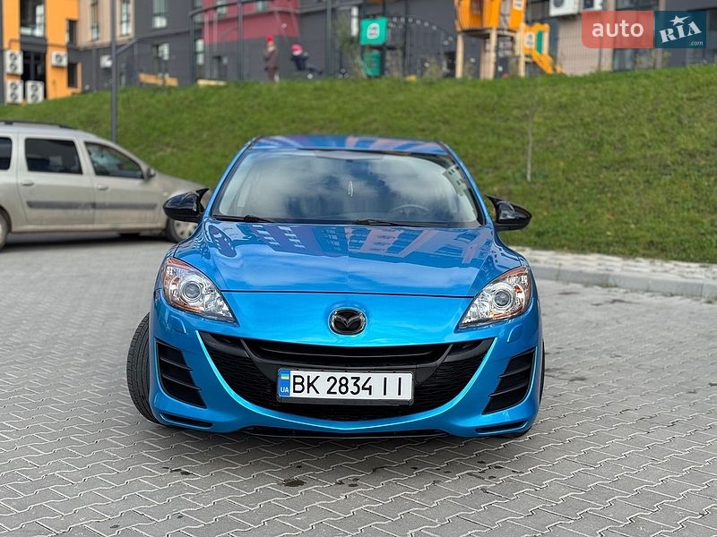 Седан Mazda 3 2010 в Ровно
