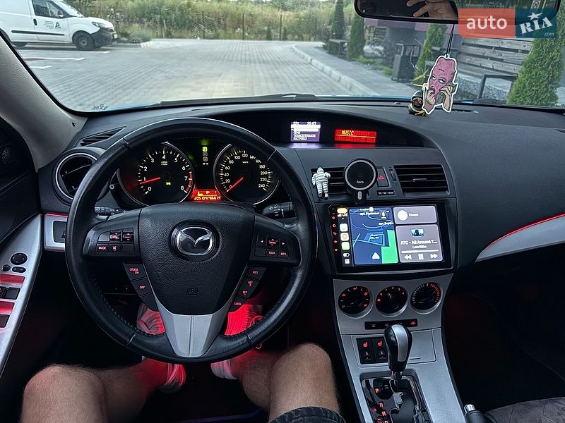 Седан Mazda 3 2010 в Ровно