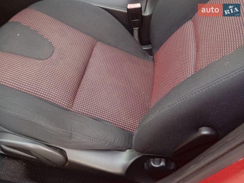 Седан Mazda 3 2006 в Апостолово