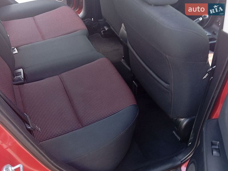 Седан Mazda 3 2006 в Апостолово
