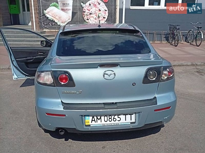 Седан Mazda 3 2006 в Ружине