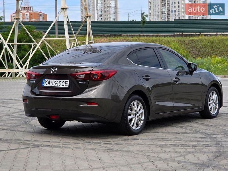 Седан Mazda 3 2014 в Киеве