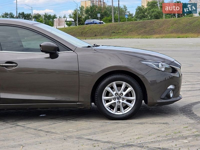 Седан Mazda 3 2014 в Киеве