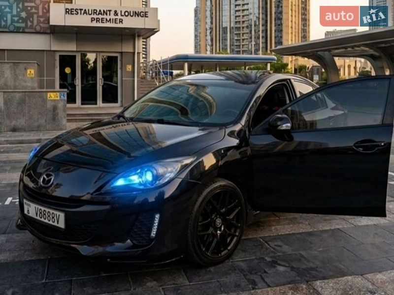 Седан Mazda 3 2013 в Каменском