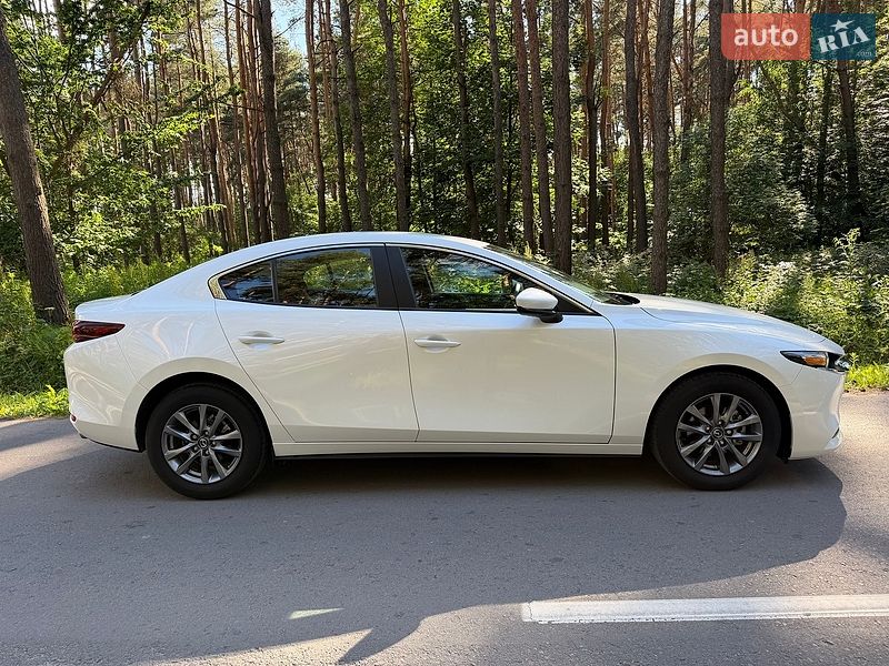 Седан Mazda 3 2024 в Львове