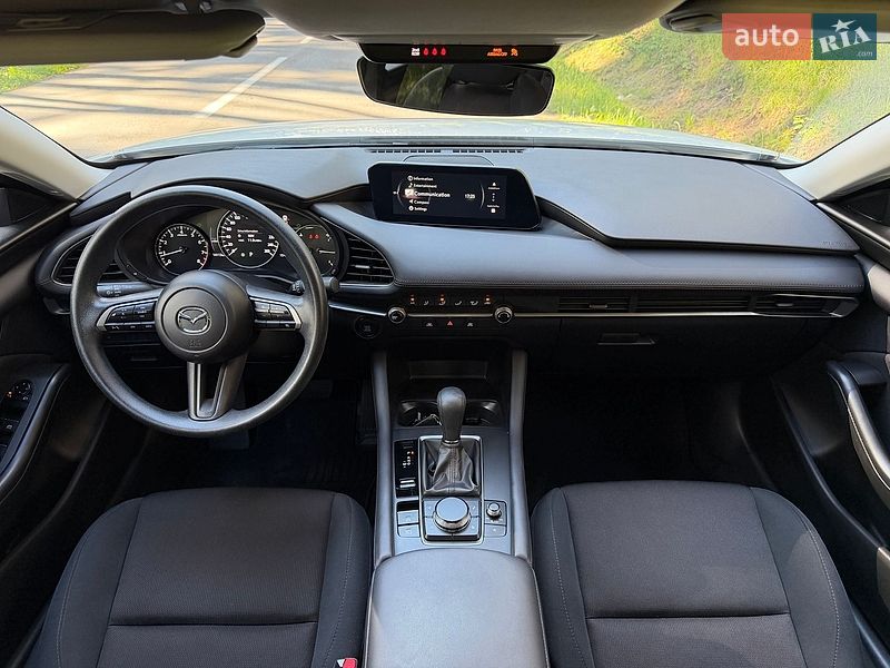 Седан Mazda 3 2024 в Львове