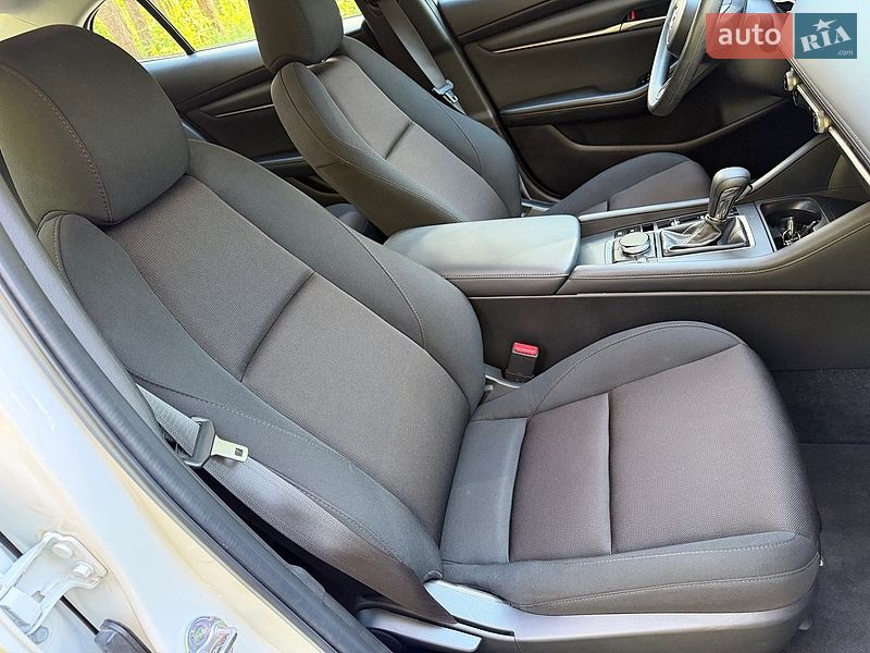 Седан Mazda 3 2024 в Львове