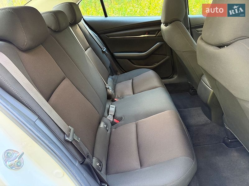 Седан Mazda 3 2024 в Львове