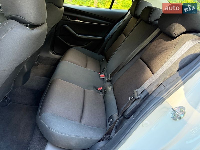 Седан Mazda 3 2024 в Львове