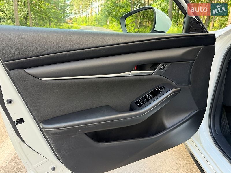 Седан Mazda 3 2024 в Львове
