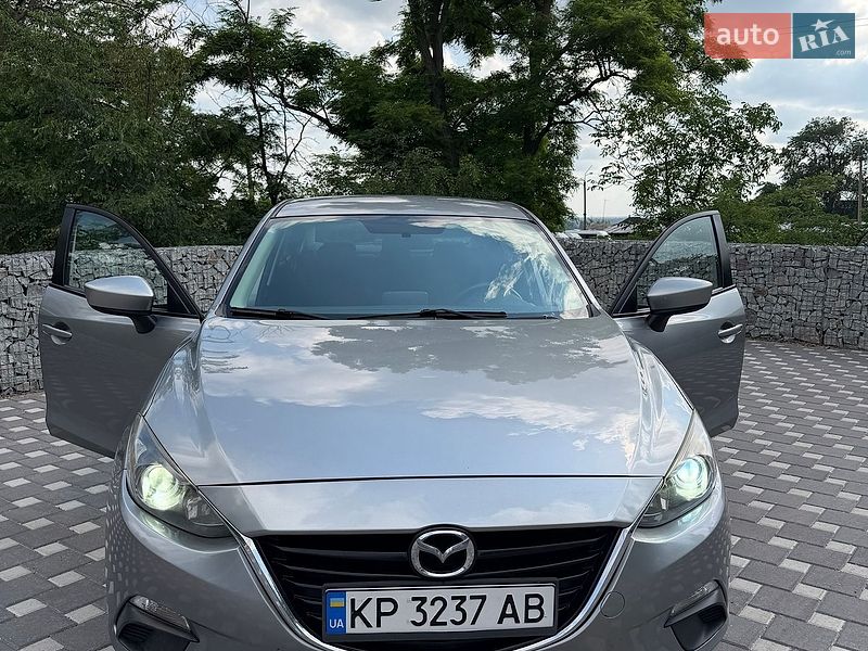 Mazda 3 2016