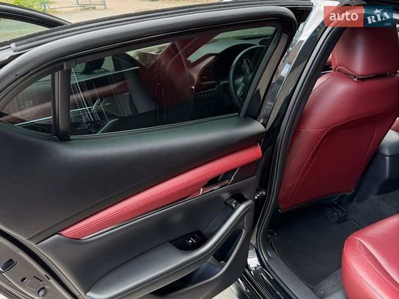 Хетчбек Mazda 3 2021 в Кропивницькому