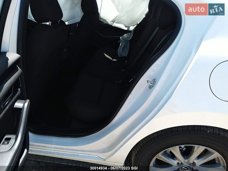 Седан Mazda 3 2023 в Ровно