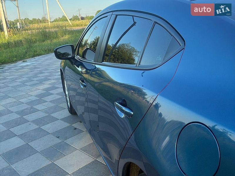 Седан Mazda 3 2018 в Самборі