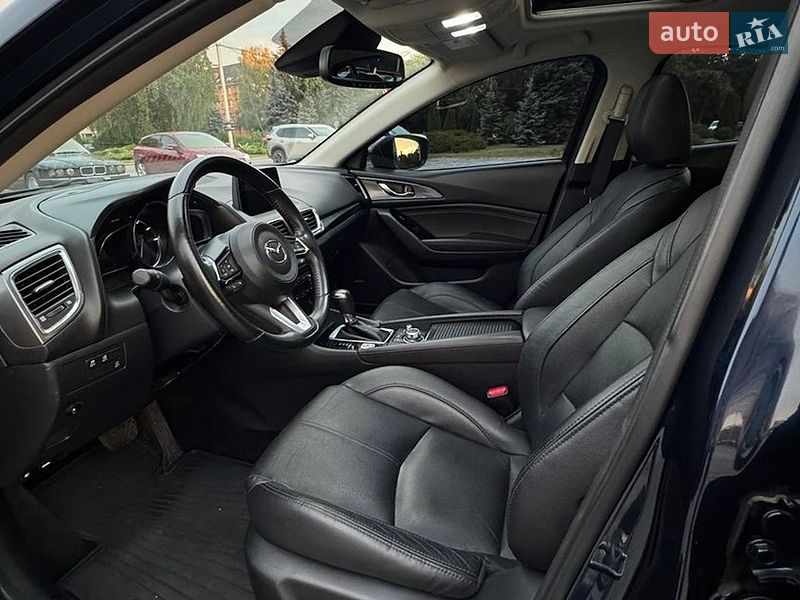 Хетчбек Mazda 3 2018 в Житомирі