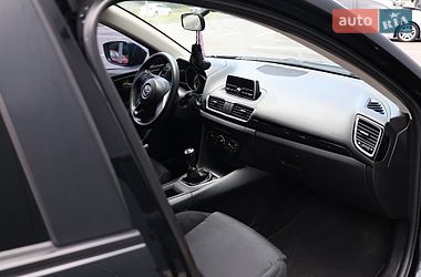 Седан Mazda 3 2014 в Киеве