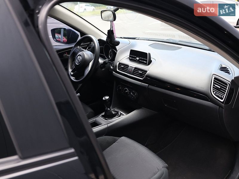 Седан Mazda 3 2014 в Киеве