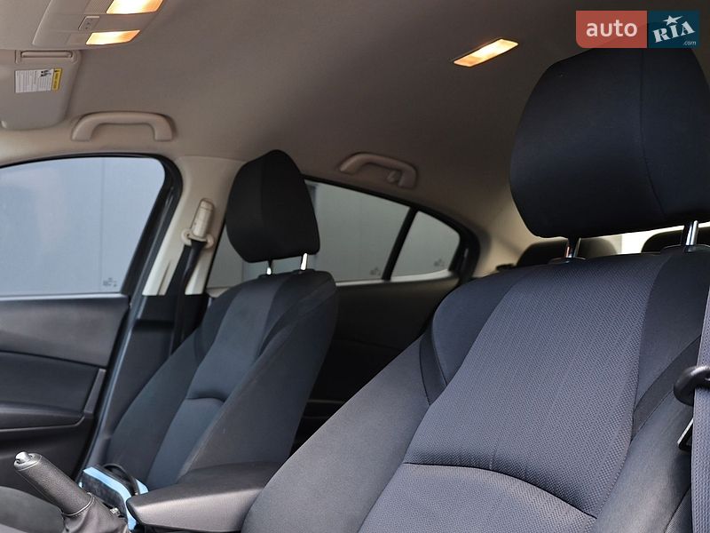 Седан Mazda 3 2014 в Киеве