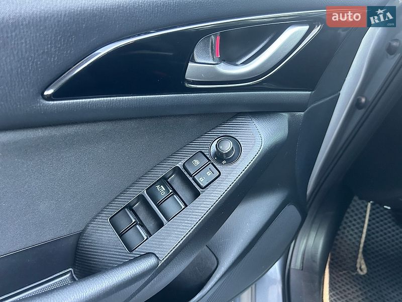 Седан Mazda 3 2014 в Києві