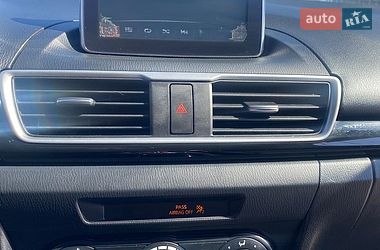 Хетчбек Mazda 3 2016 в Житомирі