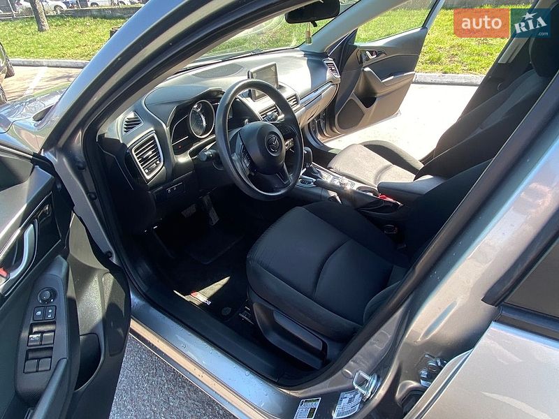 Хетчбек Mazda 3 2016 в Житомирі