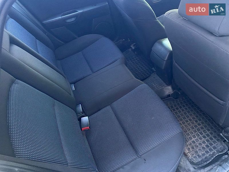 Хетчбек Mazda 3 2006 в Первомайську