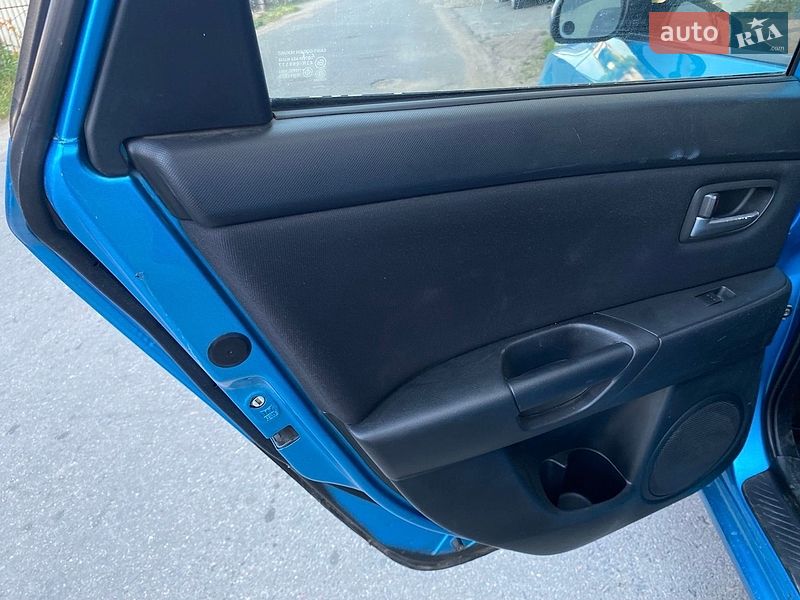 Хетчбек Mazda 3 2006 в Первомайську