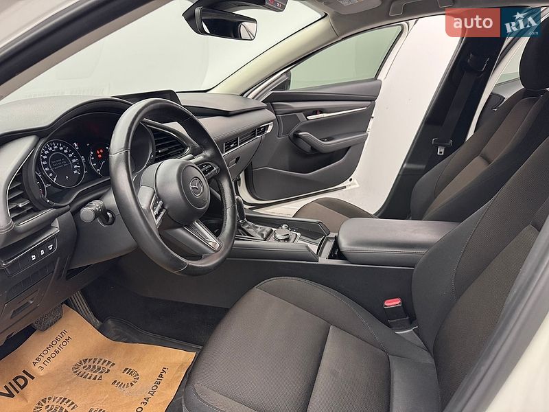 Седан Mazda 3 2019 в Киеве