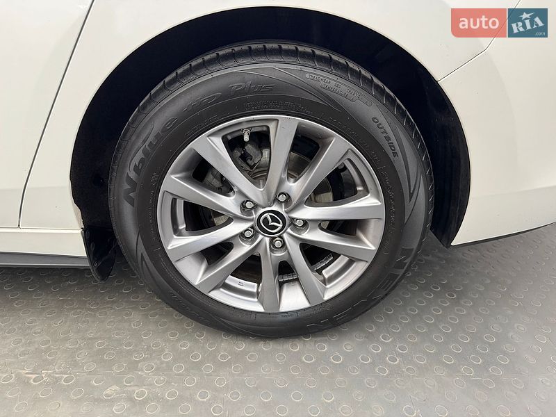 Седан Mazda 3 2019 в Киеве