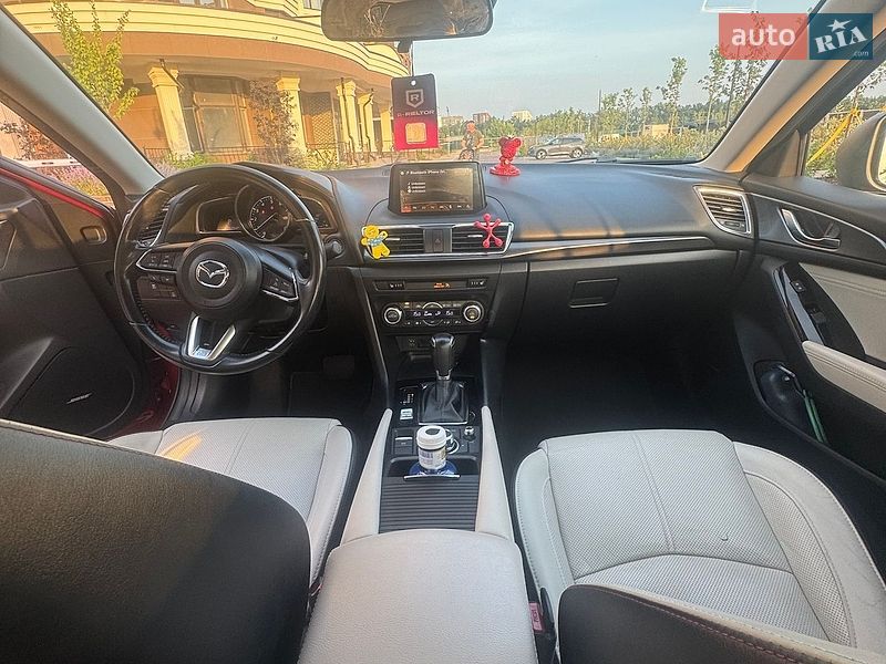 Седан Mazda 3 2016 в Києві