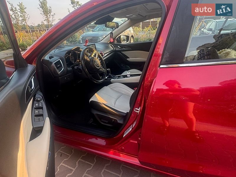 Седан Mazda 3 2016 в Києві