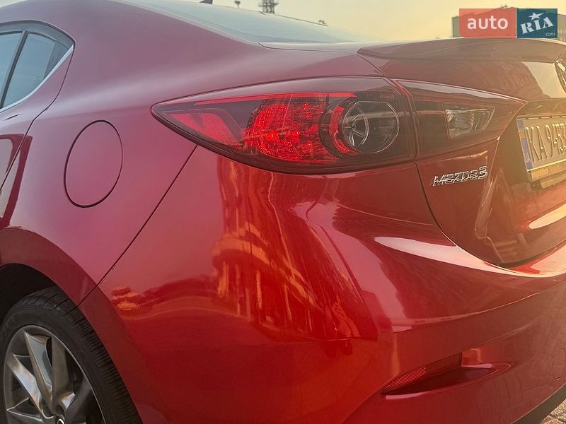 Седан Mazda 3 2016 в Києві